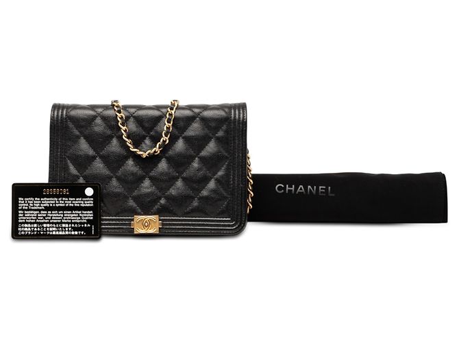 Portafoglio Chanel Boy in caviar trapuntato nero con catena - vista 8