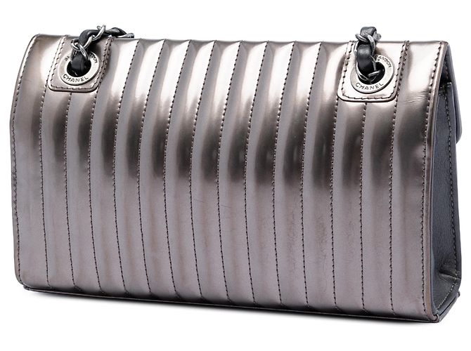 Chanel Gray Small Vertical Quilted Patent Maharaja Express Flap Marrone - vista 2