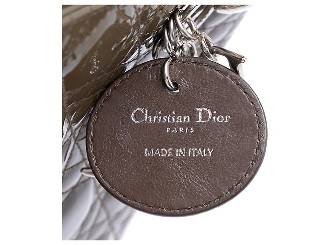 Lady Dior Cannage in vernice marrone misura Medium Cachi - vista 5
