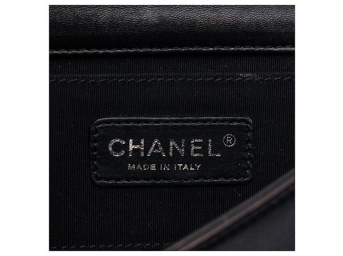 Chanel Boy Brick Horizontal Flap in vernice nera e impreziosita da cristalli acrilici Nero - vista 5
