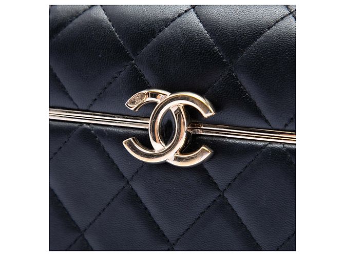Chanel Black Small Quilted Lambskin Box With Chain Nero - vista 5