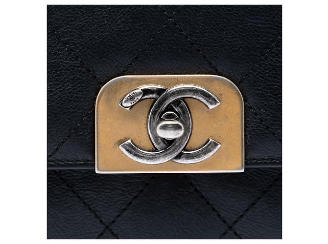 Chanel Black Medium Quilted Calfskin Straight Lined Flap Nero - vista 5