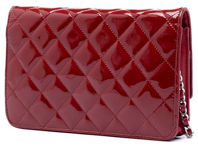Wallet On Chain Portafoglio con catena Chanel Red CC trapuntato in vernice Brilliant Rosso - vista 2