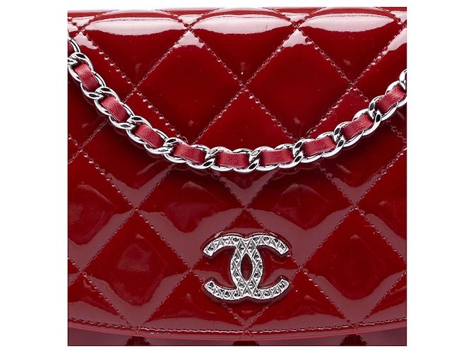 Wallet On Chain Portafoglio con catena Chanel Red CC trapuntato in vernice Brilliant Rosso - vista 6