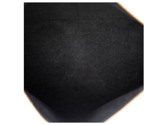 Louis Vuitton Borsa V Tote BB in Monogram Empreinte nero - vista 4