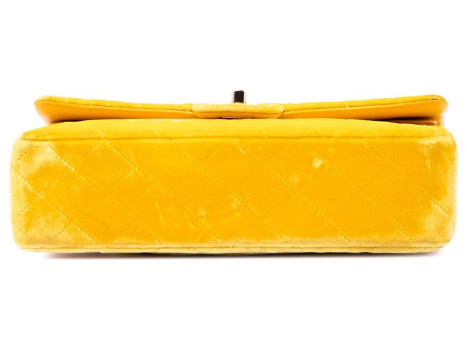 Chanel Giallo Medium Classic Velvet Double Flap - vista 3
