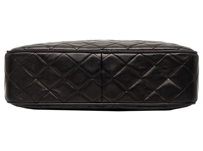 Camera Chanel Black Medium CC gesteppte Lammfell-Umhängetasche mit Quaste Schwarz - Ansicht 3