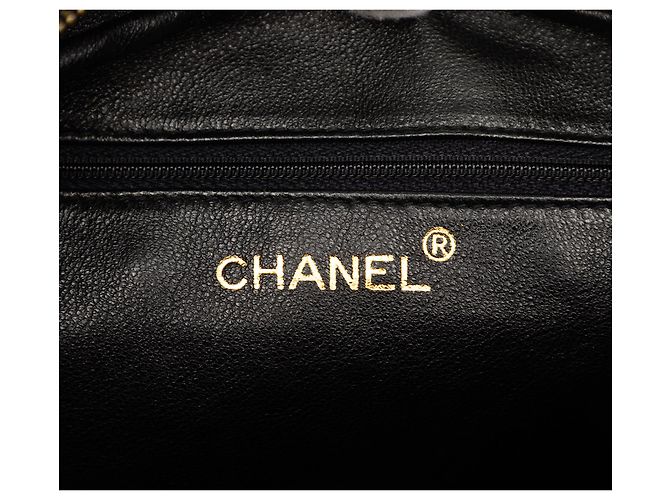 Camera Chanel Black Medium CC gesteppte Lammfell-Umhängetasche mit Quaste Schwarz - Ansicht 5