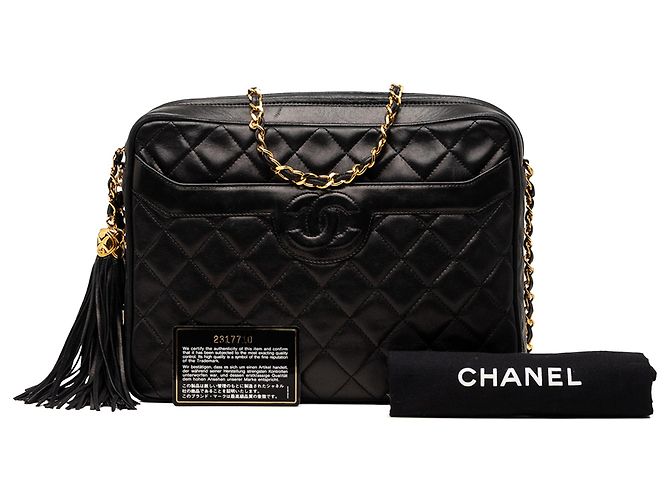 Camera Chanel Black Medium CC gesteppte Lammfell-Umhängetasche mit Quaste Schwarz - Ansicht 8