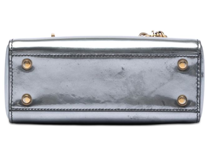 Lady Dior Mini metallizzata in vernice argento Dior - vista 3