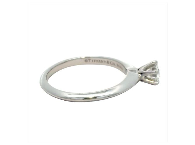 Tiffany & Co. Solitärring aus Platin - Ansicht 5