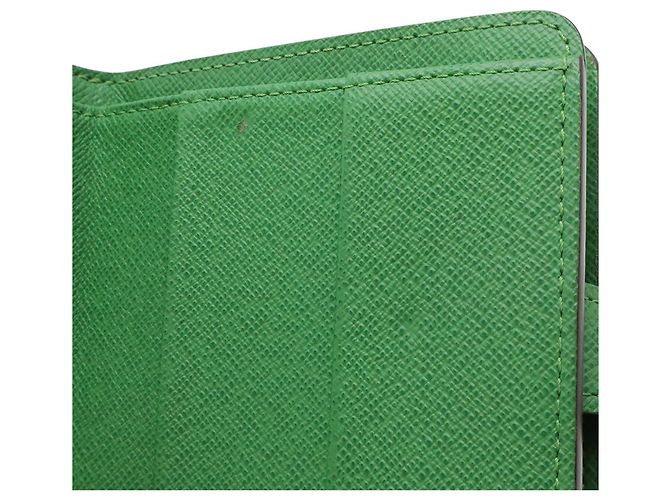 Cartera Compact Zip Plegable Monogram Perforada Louis Vuitton Verde Verde claro Monograma - vista 9
