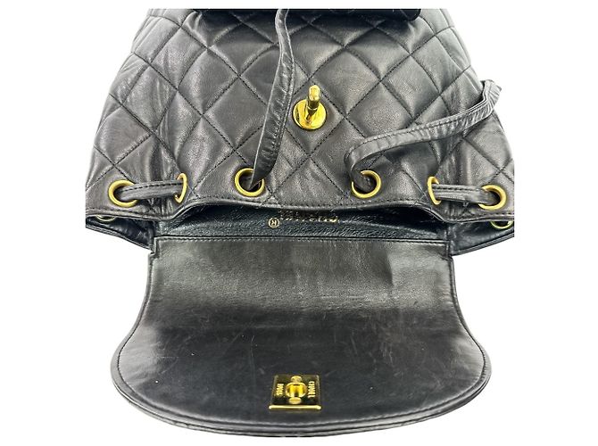 Classique Sac à dos Chanel Vintage Matelassé en agneau Noir - vue 10