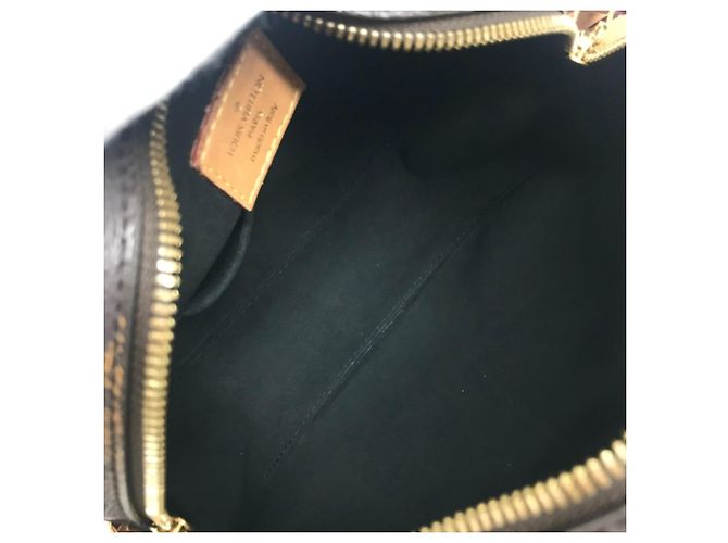 Louis Vuitton Giant Monogram Boite Chapeau Souple Pochette Marrone - vista 11