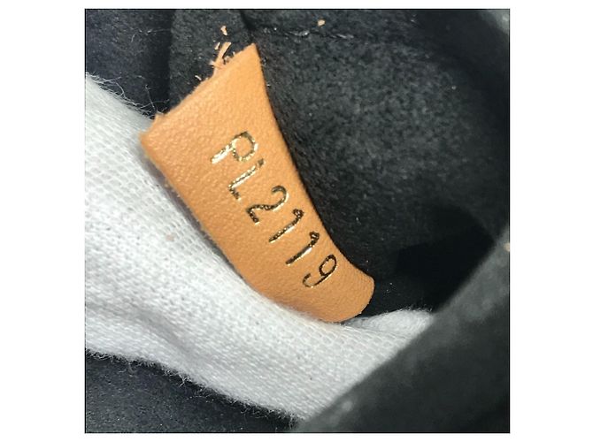 Louis Vuitton Giant Monogram Boite Chapeau Souple Pochette Marrone - vista 13