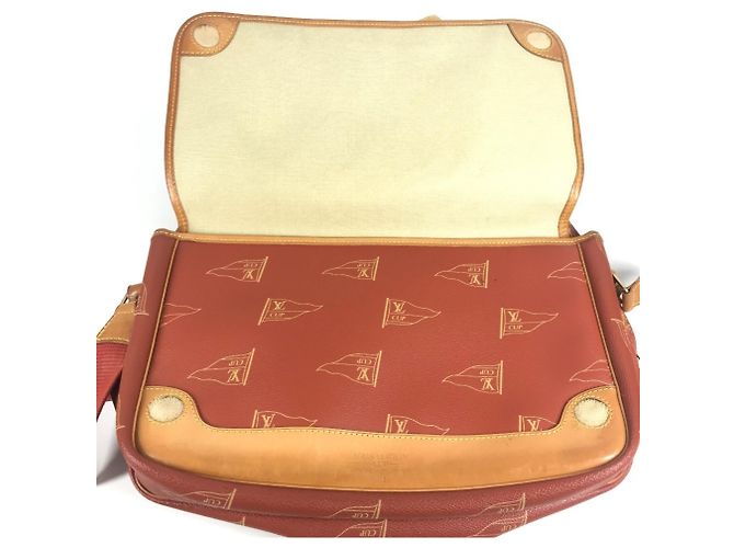 Borsa a tracolla Louis Vuitton LVCUP Crossbody Flap Messenger Bag Arancione - vista 15