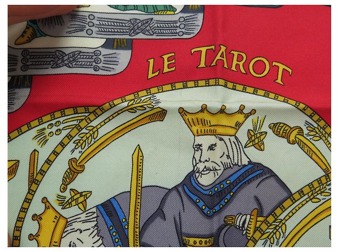 Hermès VINTAGE HERMES LE TARROT ANNIE FAIVRE CARRÉ 90 SCARPA DI SETA BLU - vista 11
