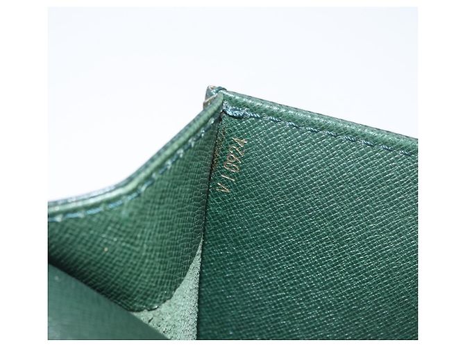 Louis Vuitton Serviette Kourad Taiga Leather Verde - vista 6