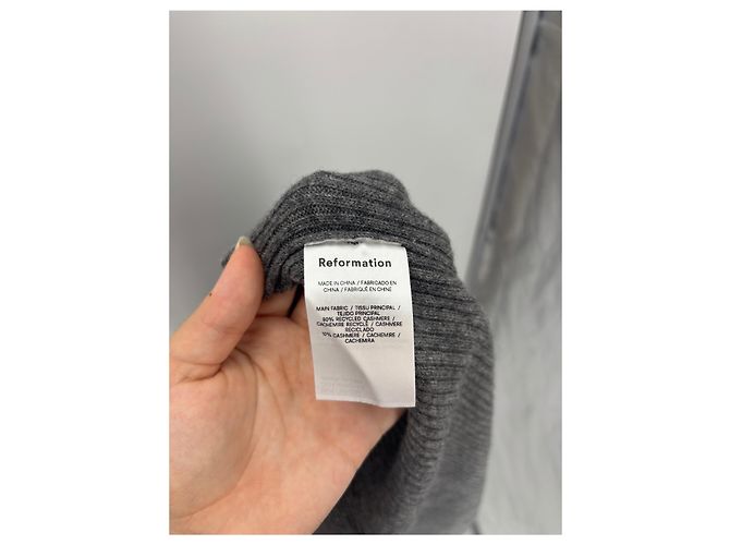 Reformation Strickkleid aus Kaschmir Grau - Ansicht 5