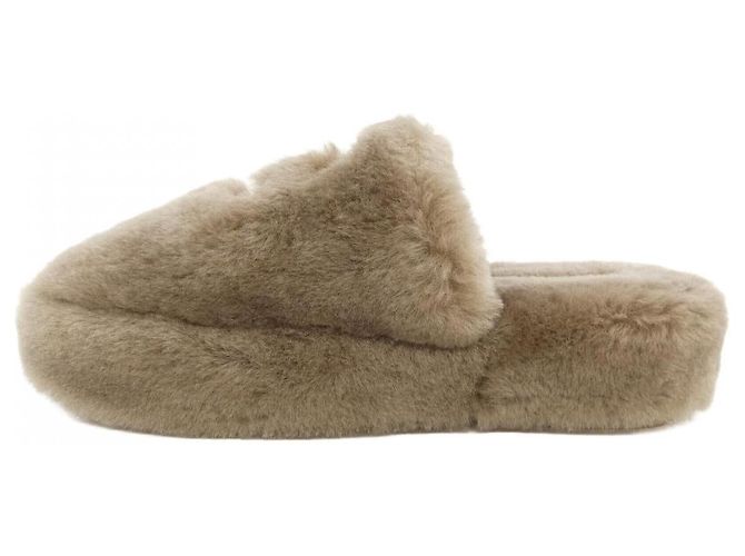 Timeless Chanel G45984B17892 Shearling-Lammfell-Sandalen Beige - Ansicht 2