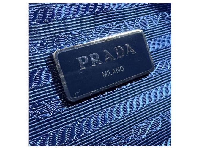 Borsa a tracolla in nylon blu scuro Prada - vista 12