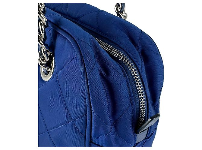 Borsa a tracolla in nylon blu scuro Prada - vista 7