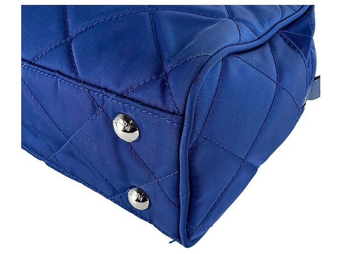Borsa a tracolla in nylon blu scuro Prada - vista 9