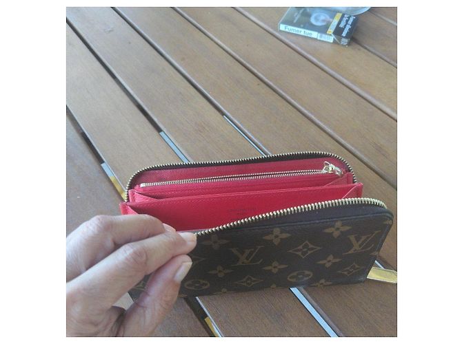 Louis Vuitton Cartera Zippy Monogram Canvas Castaño Roja - vista 5