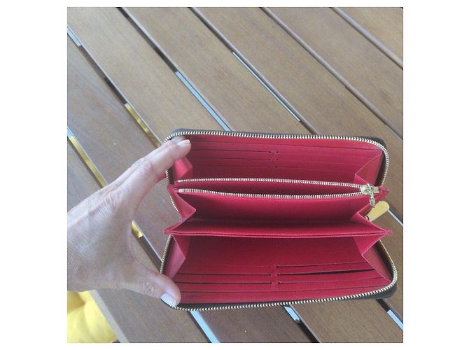 Louis Vuitton Cartera Zippy Monogram Canvas Castaño Roja - vista 6