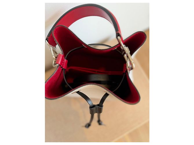 Louis Vuitton Noé BB borsa a secchiello in pelle Epi Nero Bianco Rosso - vista 4