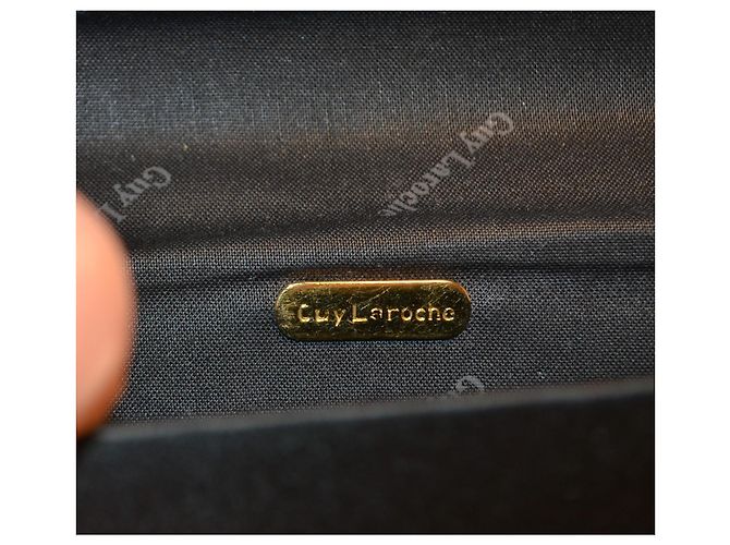 Guy Laroche Pochette negra con cadena dorada y cristales Negro - vista 7