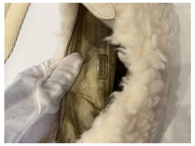 Prada Re-Edition 2000 Borsa in Lana e Cashmere Crudo - vista 10