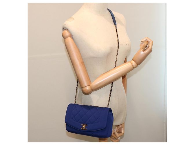 CHANEL Diana Matelasse Chain Shoulder Bag Canvas Blue Gold CC Auth 70391SAM D'oro - vista 21