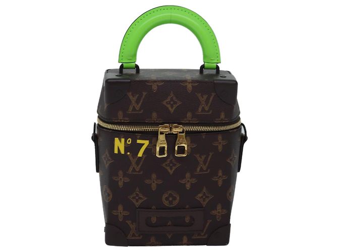 LOUIS VUITTON Bolso de Hombro Monogram Vertical Box M59664 LV Auth 82618SAM Monograma - vista 13