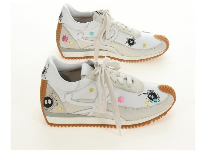 LOEWE Studio Ghibli Susuwatari Spirited Away Sneakers White Auth 167405SAM Bianco - vista 4