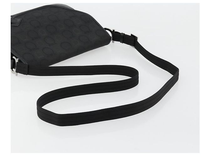 Borsa a tracolla Salvatore Ferragamo Gancini Canvas Nero Argento Auth bs35520 - vista 7