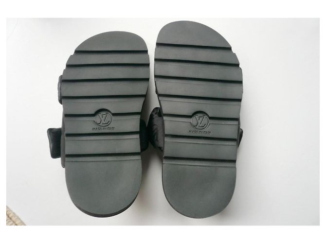 Mules LOUIS VUITTON confort pool pillow T39 NUOVE Nero - vista 8