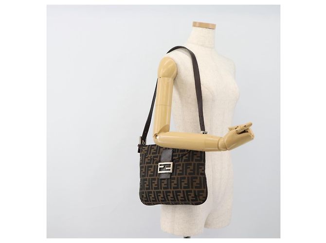 FENDI Zucca Canvas Mamma Baguette Shoulder Bag Black Brown Auth 185075V Marrone Nero - vista 21