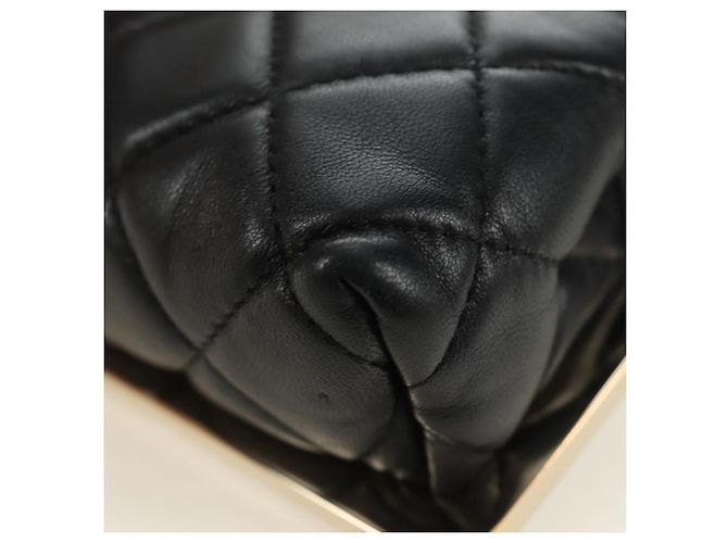 CHANEL Pochette à bandoulière Chain Evening Bag en peau d'agneau Noir Or CC Auth 184385SV Doré - vue 12