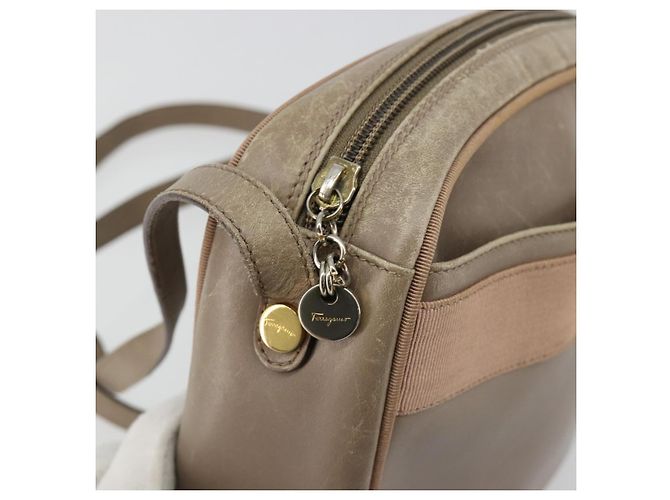 Bolsa de Ombro Salvatore Ferragamo Vala em Couro Bege Dourado Auth BA13281 - vista 16