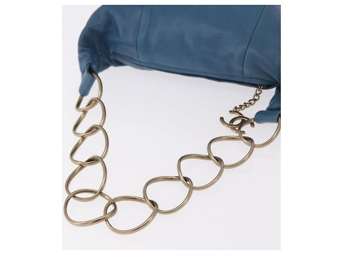 Bolsa de Alça de Corrente CHANEL em Pele de Cordeiro Azul e Ouro CC Auth 185410SAM Dourado - vista 7