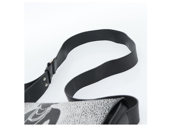 CHANEL Schultertasche aus Lammleder Schwarz mit silbernem CC Authentisch 184867SAM - Ansicht 8