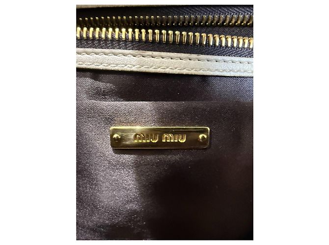 Miu Miu Matelasse borsa in pelle beige Gold hardware - vista 12