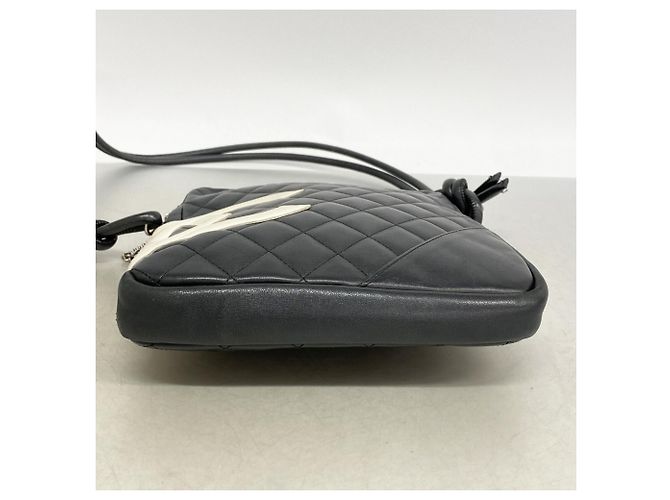 Borsa a tracolla Chanel Cambon in agnello Nero - vista 3