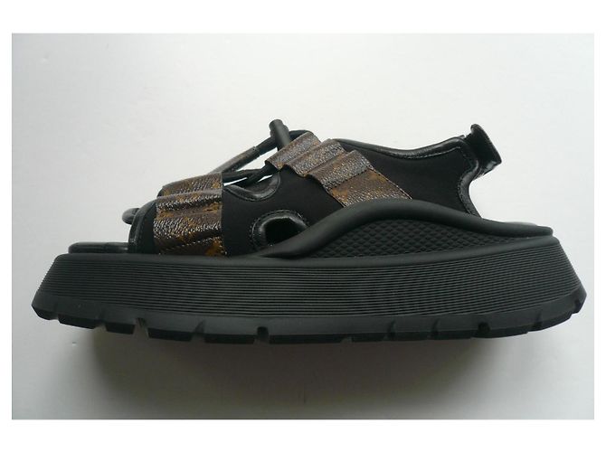 LOUIS VUITTON Sandali Chameleon comfort 39 NUOVI Marrone Nero Monogramma - vista 14