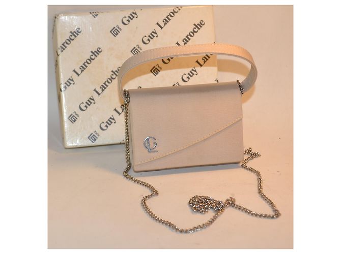 Pochette Guy Laroche in tessuto color champagne Beige - vista 2