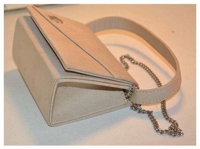 Pochette Guy Laroche in tessuto color champagne Beige - vista 4