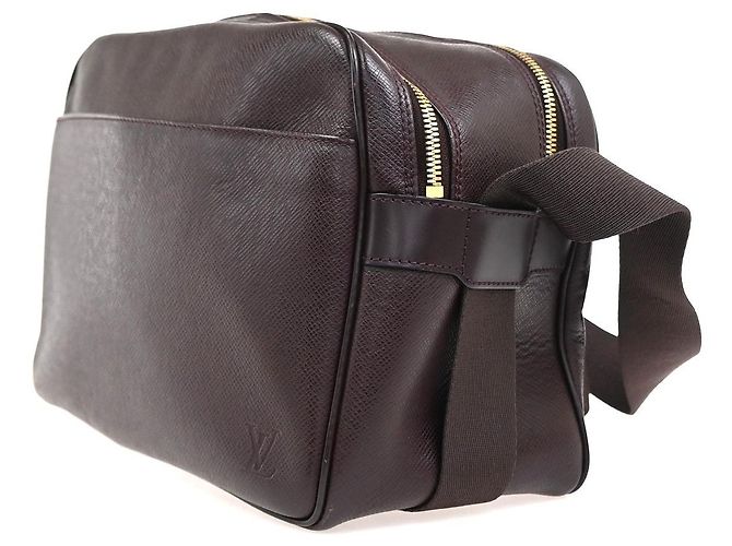 Louis Vuitton Reporter Taiga Leather PM Marrone - vista 4