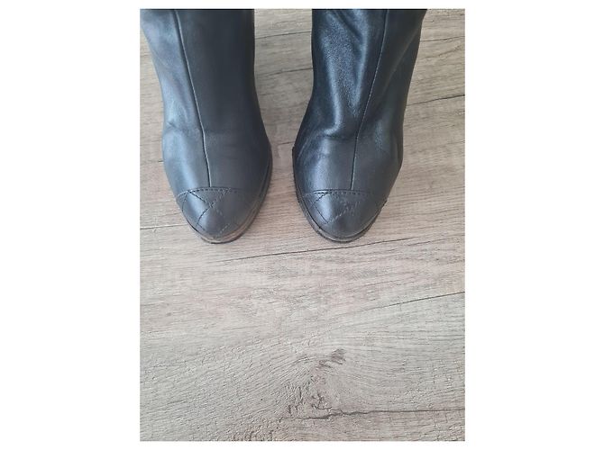 Stivali wedge Chanel in pelle nera e pelliccia Nero - vista 8