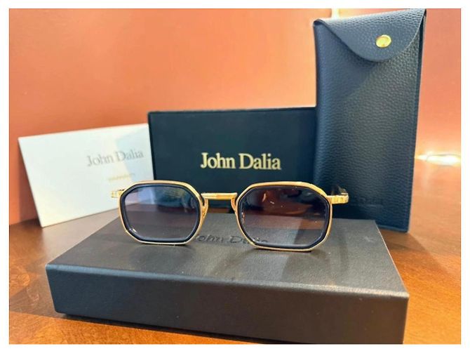 Autre Marque John Dalia Gafas de sol en oro de 22 quilates Dorado Gold hardware - vista 3
